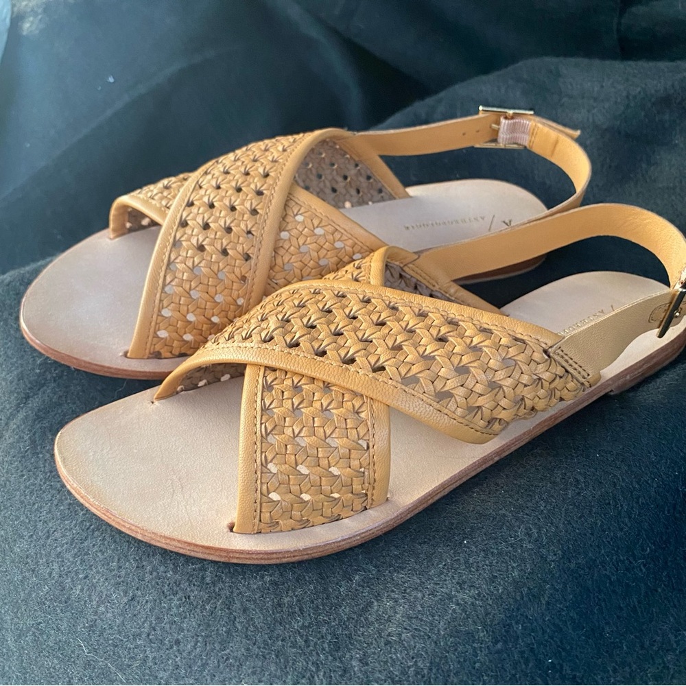 Anthropologie / New Women's Tan Woven Sandals. - Picture 2 of 10